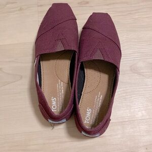 Women’s Toms Purple Slip On Shoes
